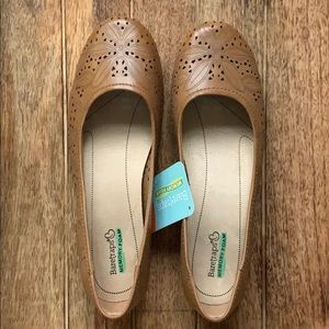 Baretraps Memory Foam 9.5 Camel Slight heel